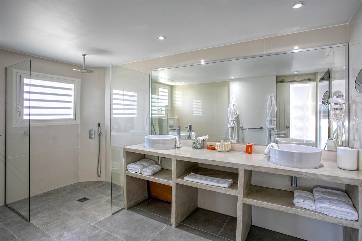 Luxurious Villa St Martin - Large bathroom 2